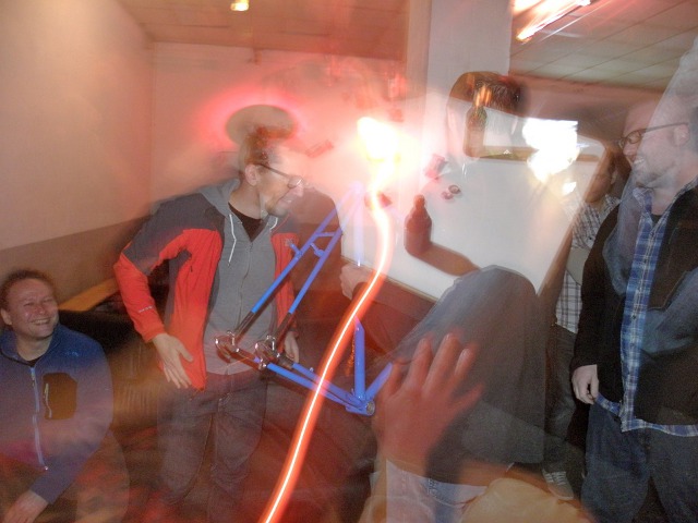 http://burningframe.de/wp-content/uploads/2011/12/PartyBlog.jpg